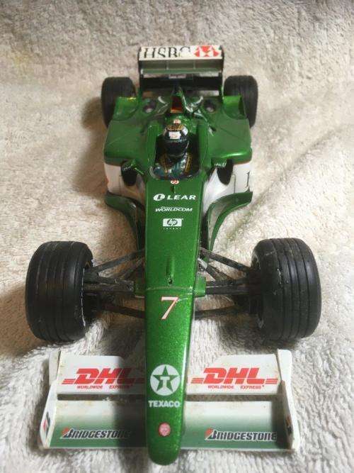 Hotwheels - Jaguar R1 1:18