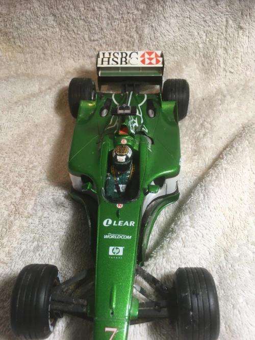 Hotwheels - Jaguar R1 1:18