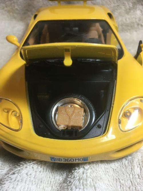 Burago Ferrari 360 Modena 1996 Made in Italy 1:18