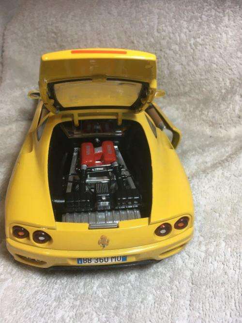 Burago Ferrari 360 Modena 1996 Made in Italy 1:18