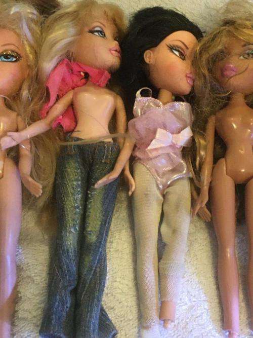 Bratz MGA 2009 - Job lot no1 - 5 Dolls - See pictures and description