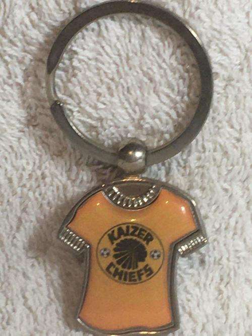 Football Kaiser Chiefs Metal Keyring(NOS)