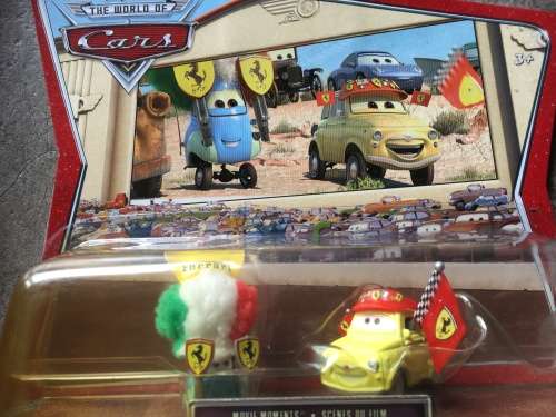 Cars The World of Cars - Movie Moments - Luigi & Guido - Disney Pixar (Die Cast) Mattel (NOS)