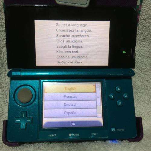 Nintendo 3DS - Turquoise with charger & 2gb Memory card + Carry case