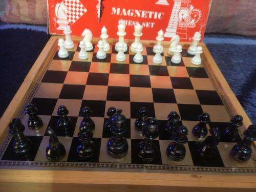 Vintage Magnetic Chess Set Boxed