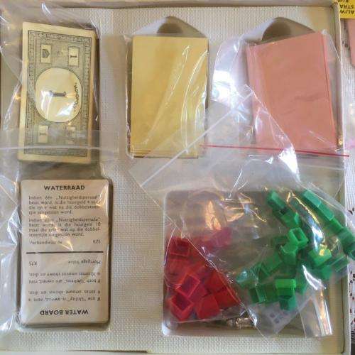 Monopoly - Compact Vintage made by Manhattan  (Has Eloff Street)