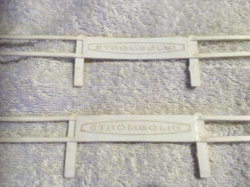 SCX - 4 Vintage Stormbold Barriers 1:32 Scale