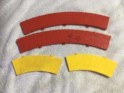 Scalextric - Pair of Scalextric R2 inner and outer Run offs 1:32 Scale
