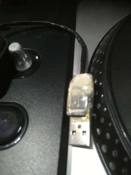 PS3 - DJ Hero Turntable Controller Game & Receiver Dongle Bundle