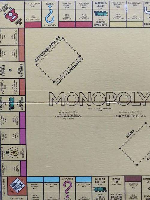 Vintage Monopoly - Waddingtons Has Eloff Street and Metal Playing Pieces
