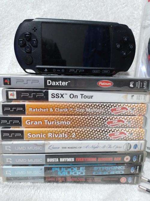 PSP Street, 64B Memory Card Charger, 5 Games + 4 UMD Music videos + Starter Kit