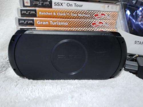 PSP Street, 64B Memory Card Charger, 5 Games + 4 UMD Music videos + Starter Kit