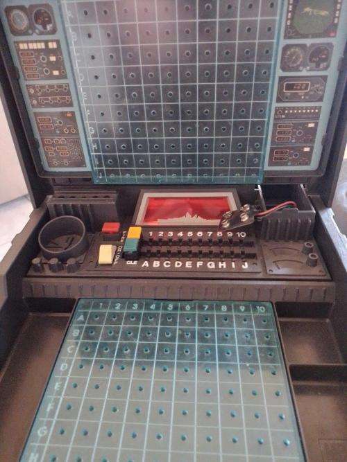 Vintage Electronic Battleship WG Electronics Made in New Zeeland  - See Deescription
