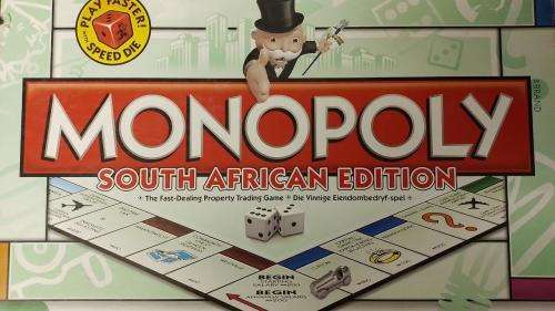 Monopoly - Hasbro Prima Toys South African Edition (Has Clifton) + 8 Metal playing pieces. -