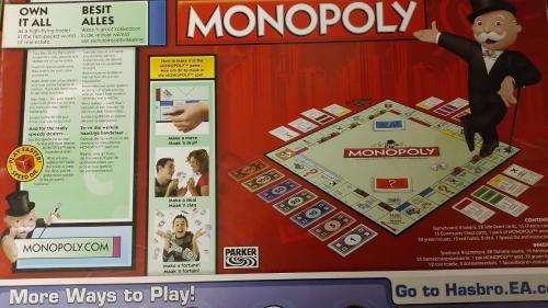 Monopoly - Hasbro Prima Toys South African Edition (Has Clifton) + 8 Metal playing pieces. -