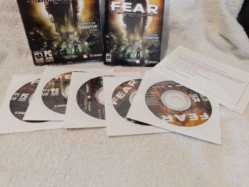PC - FEAR First Encounter Assault Recon (Boxed)