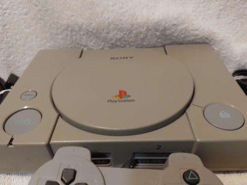 PS1 - Original Phat Sony Playstation 1 Region Free + Generic Controller