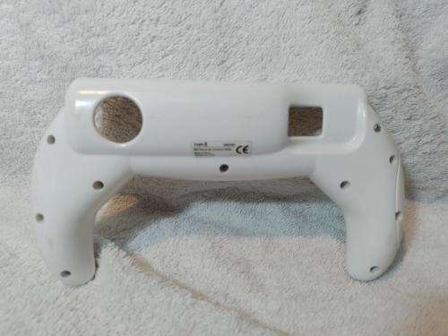 Wii -  Attachmnet for Nintendo Wii Remote - Logic 3