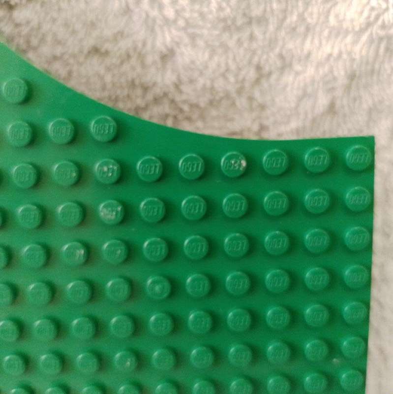 Genuine LEGO base plate 24 x 24 stud with half round similar thickness to a standard brick