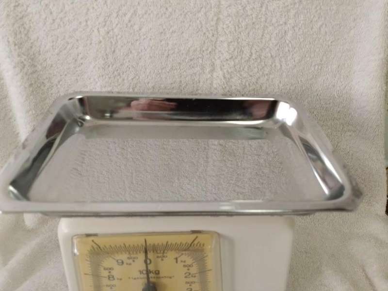 Vintage Metal Kitchen Scale