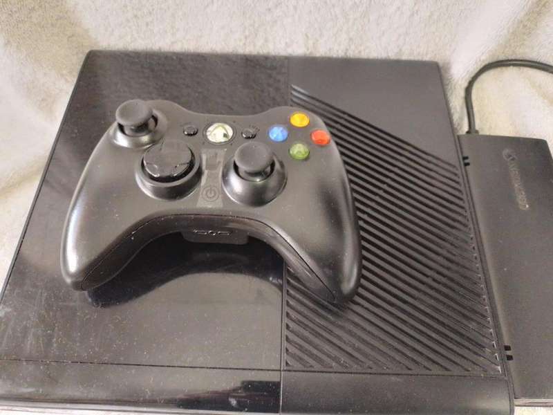 Xbox 360 E Console + Controller, PSU, HDMI Cable