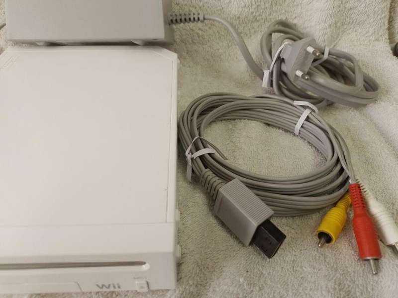 Nintendo Wii - White, Working Console, PSU + AV Cable - see description