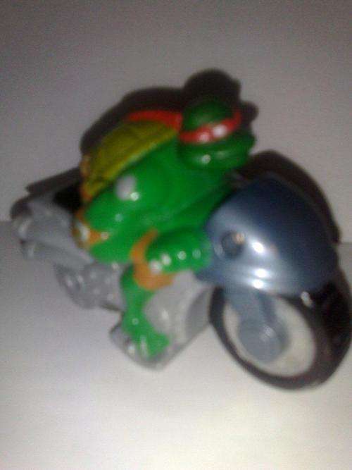 Ninja Turtle on a bike +- 9cm long 2003