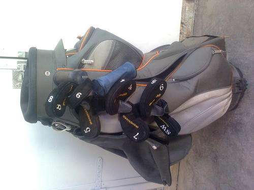 Golf bag with griplock