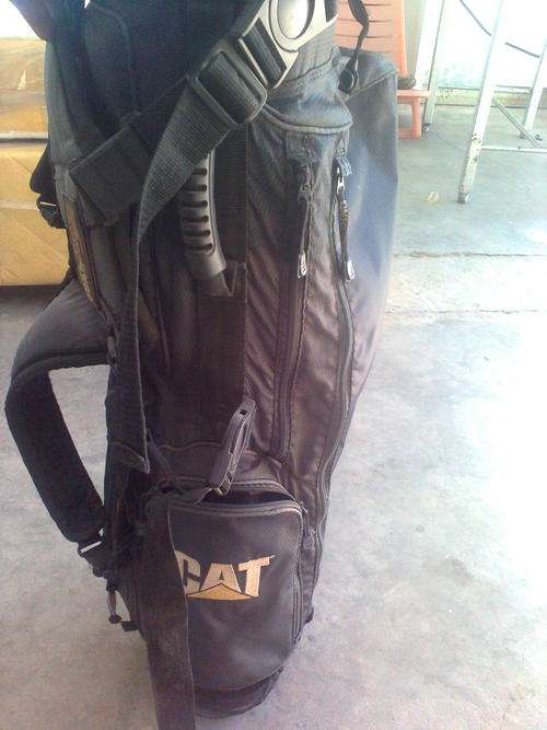 Cat Golf bag with some clubs