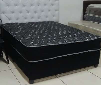 Queen Mattress and Base Set - 5 Star NEW