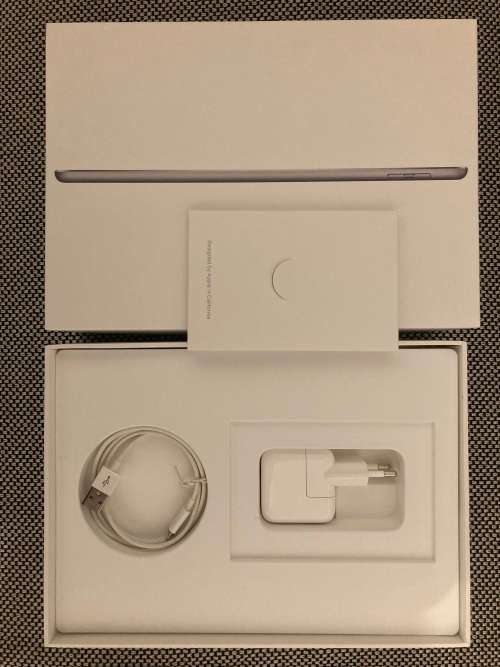 iPad 6th Gen | 32GB | Wi-Fi | Space Grey | Plus Free Extra Accessories | Free Shipping (SA ONLY)