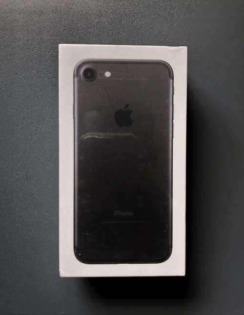 iPhone 7 32 GB| Brand New Sealed | Black