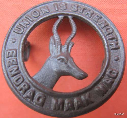 UNION DEFENCE FORCE. GENERAL SERVICE. COLLAR BADGE WORN 1940-1945