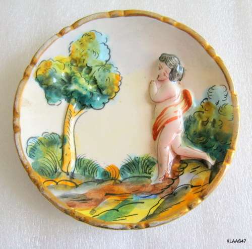 VINTAGE CAPODIMONTE ITALY HAND MADE & HAND PAINTED 10.5cm PLATE HIGH RELIEF PATTERN