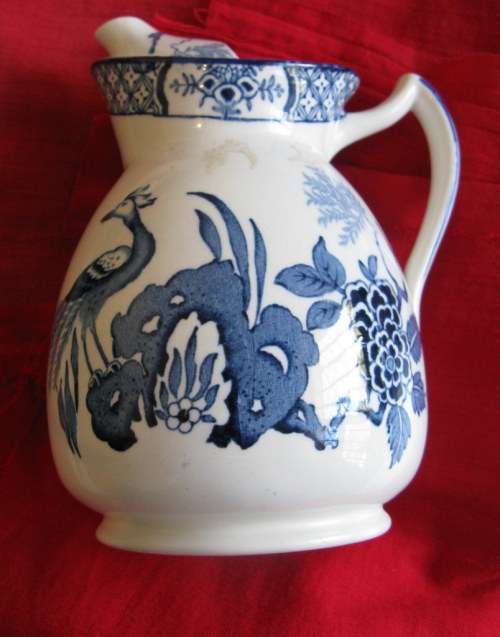 BURSLEY WARE : BLUE AND WHITE : Maker: Woods  Pattern:Yuan Teapot Cosy Shape c1920s