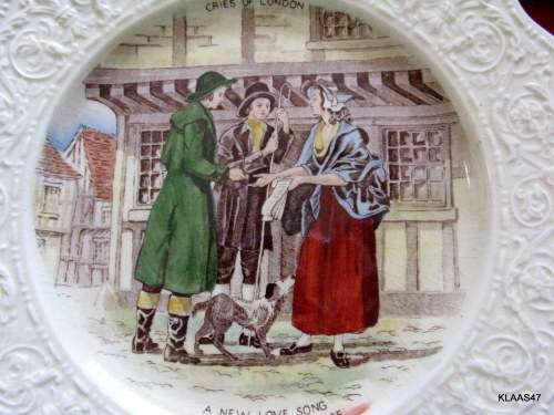 CROWN DEVON CRIES OF LONDON `A NEW LOVE SONG` PLATE