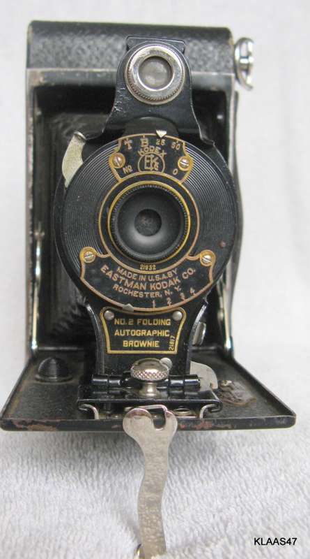 EASTMAN KODAK - BROWNIE NO.2  FOLDING AUTOGRAPHIC CAMERA :  MADE IN USA