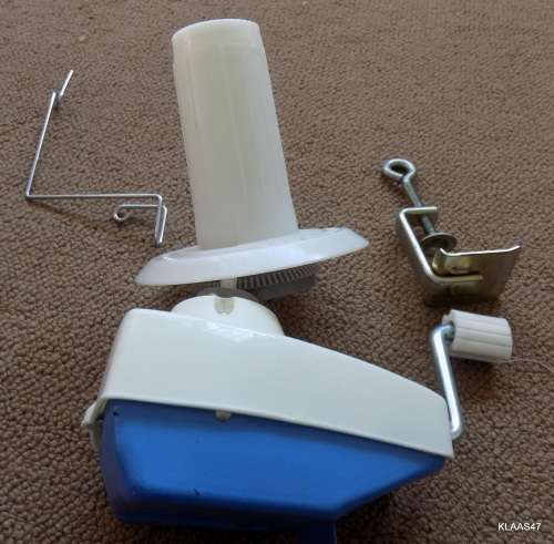 EMPISAL - WISK - WOOL WINDER : COMPLETE WITH WOOL GUIDE AND TABLE CLAMP - IN ORIGINAL BOX