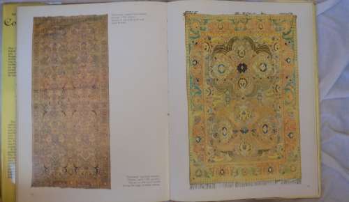 Book of Oriental Carpets and Rugs - Ian Bennett - Hardcover