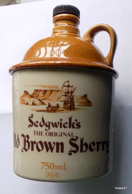 SEDGWICK'S OLD BROWN SHERRY : EMPTY 750ML BOTTLE : 16.5cm HIGH : MADE BY OUDE KAAP STONEWARE PTY LTD