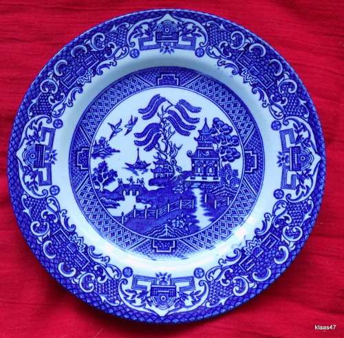 OLD WILLOW - ENGLISH IRONSTONE POTTERY - BLUE AND WHITE - SIDE PLATE 17.5cm DIAMETER
