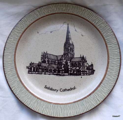 Purbeck Pottery Plates - England : Salisbury Cathedral and Sandbanks Car Ferry Poole