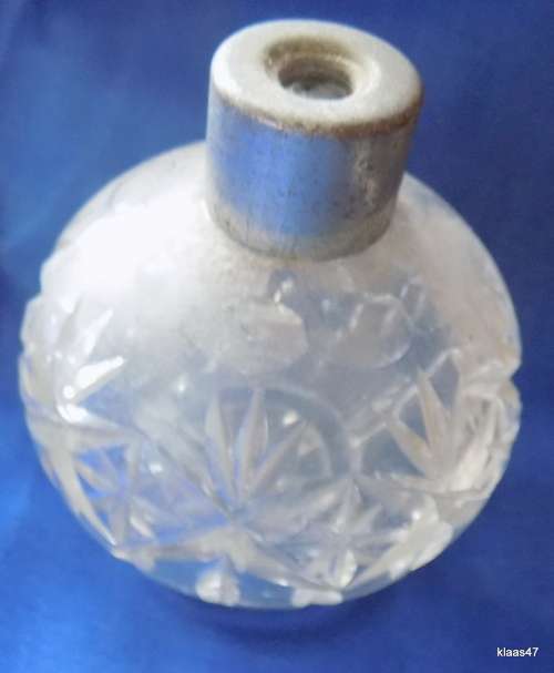 VINTAGE GLASS PERFUME BOTTLE - No top