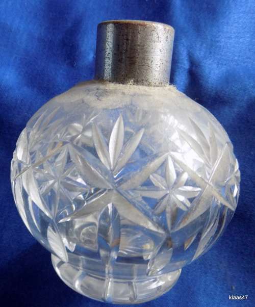 VINTAGE GLASS PERFUME BOTTLE - No top