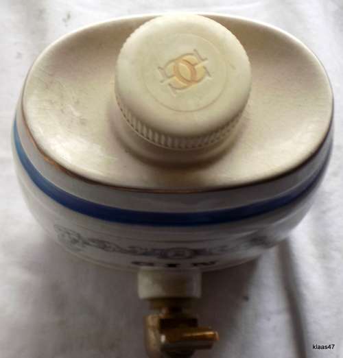 VINTAGE WADE ROYAL VICTORIA GIN DECANTER