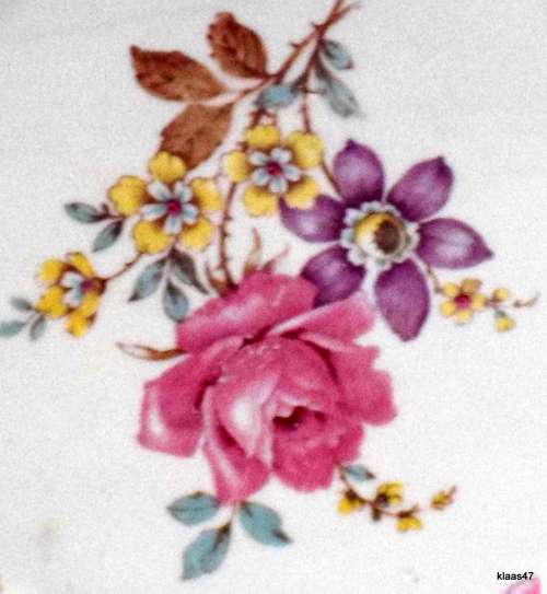 LARGE SERVING PLATTER - FLORAL DESIGN -  - NO MAKERS MARK