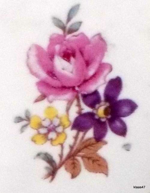 LARGE SERVING PLATTER - FLORAL DESIGN -  - NO MAKERS MARK