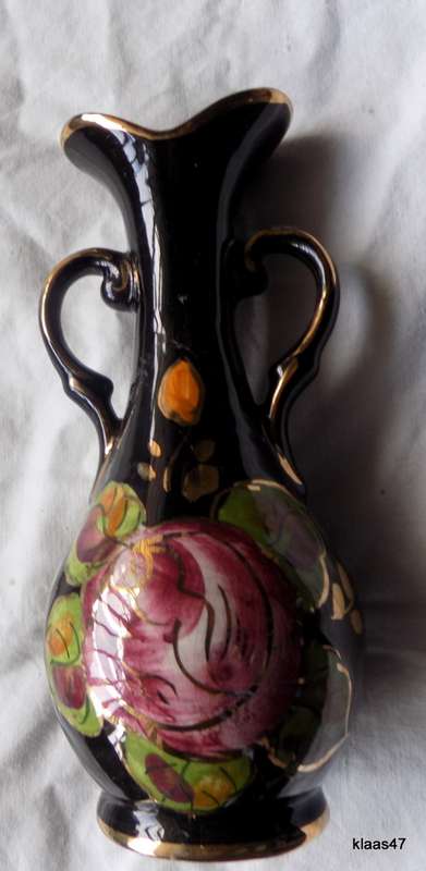 BLACK VASE WITH HANDPAINTED FLOWERS (ROSE B 112P1)