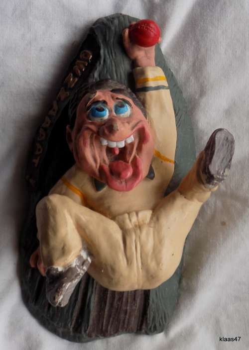 OWZZAAAAT! VINTAGE CRICKETER DESK PAPERWEIGHT