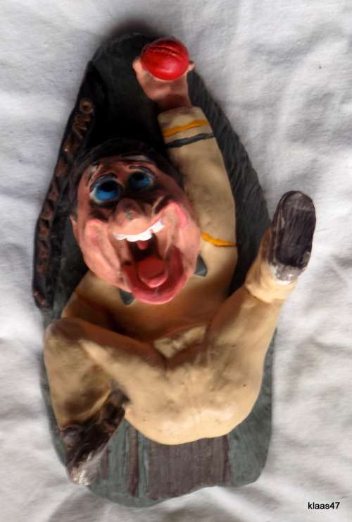 OWZZAAAAT! VINTAGE CRICKETER DESK PAPERWEIGHT